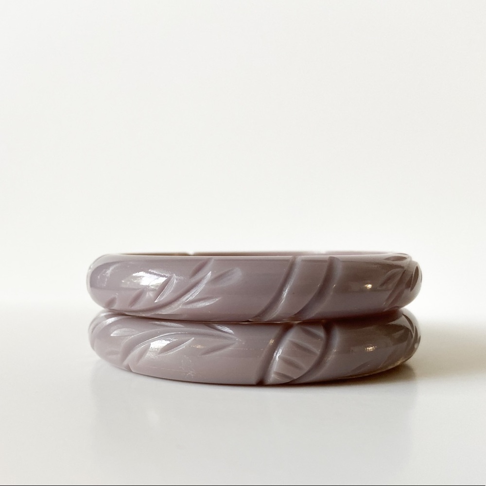 Gray Leaf Carved Vintage Inspired Lucite Bangle